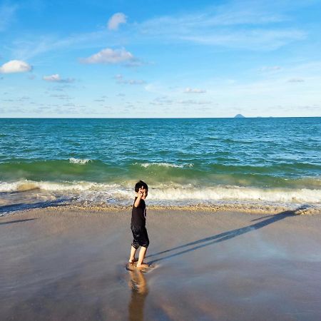Ayuni Homestay Kuala Besut Terengganu المظهر الخارجي الصورة