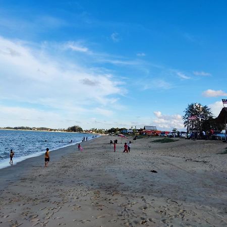 Ayuni Homestay Kuala Besut Terengganu المظهر الخارجي الصورة