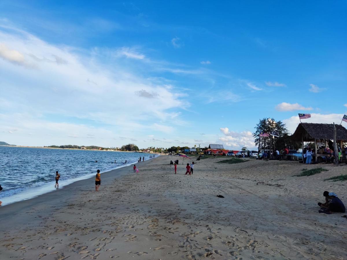 Ayuni Homestay Kuala Besut Terengganu المظهر الخارجي الصورة